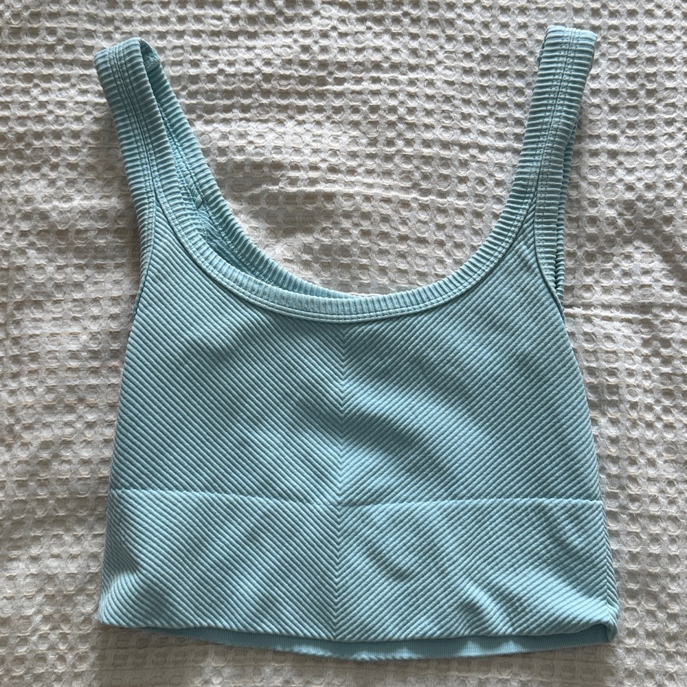 Nikibiki Crop Top